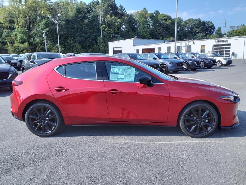 New 2024 MAZDA MAZDA3 Hatchback w/Premium Plus Pkg image 4