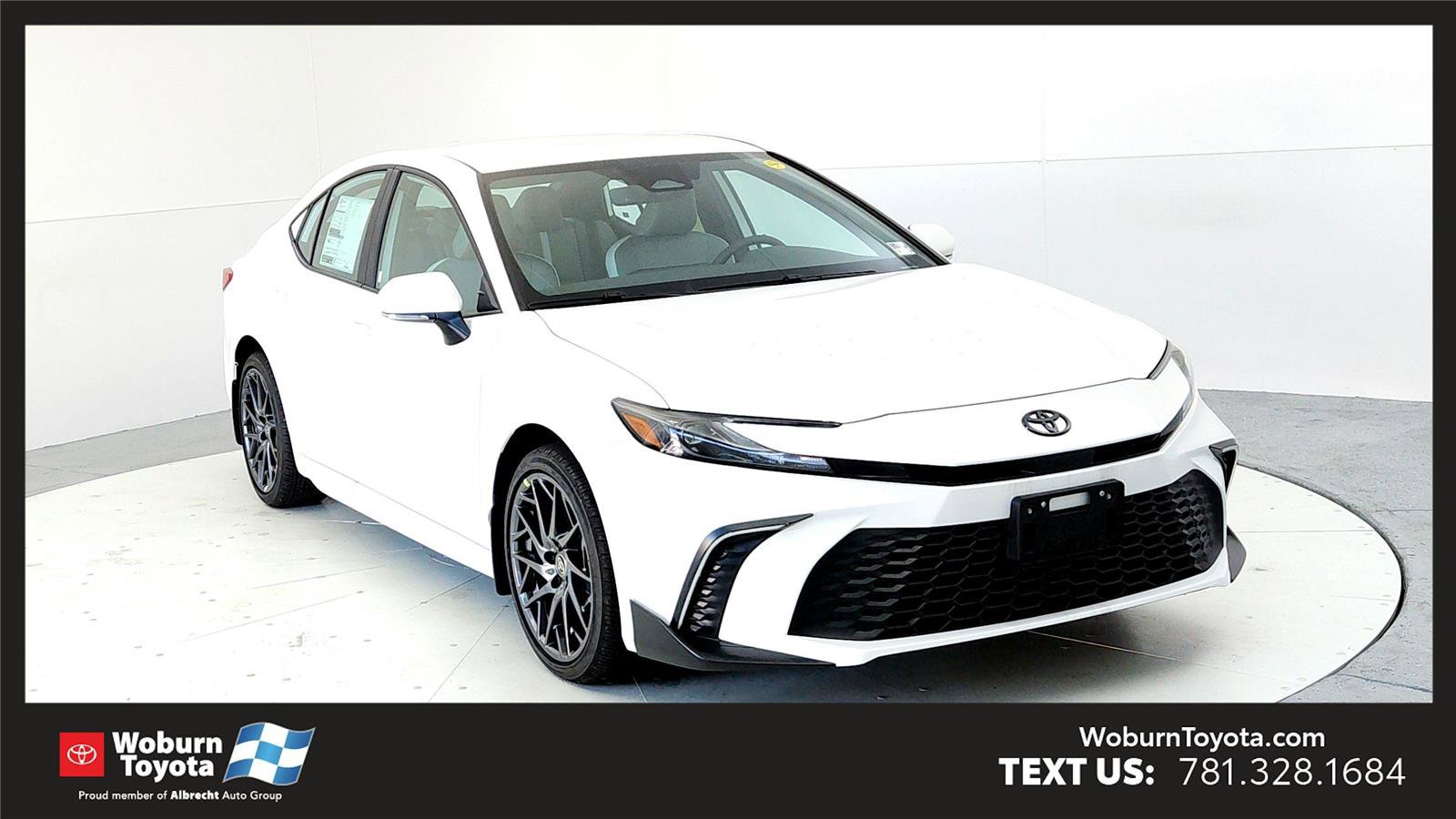 New 2025 Toyota Camry SE
