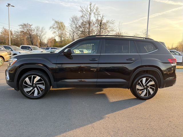 Used 2025 Volkswagen Atlas SE image 3