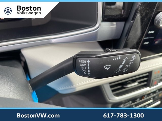 New 2025 Volkswagen Taos SEL image 18