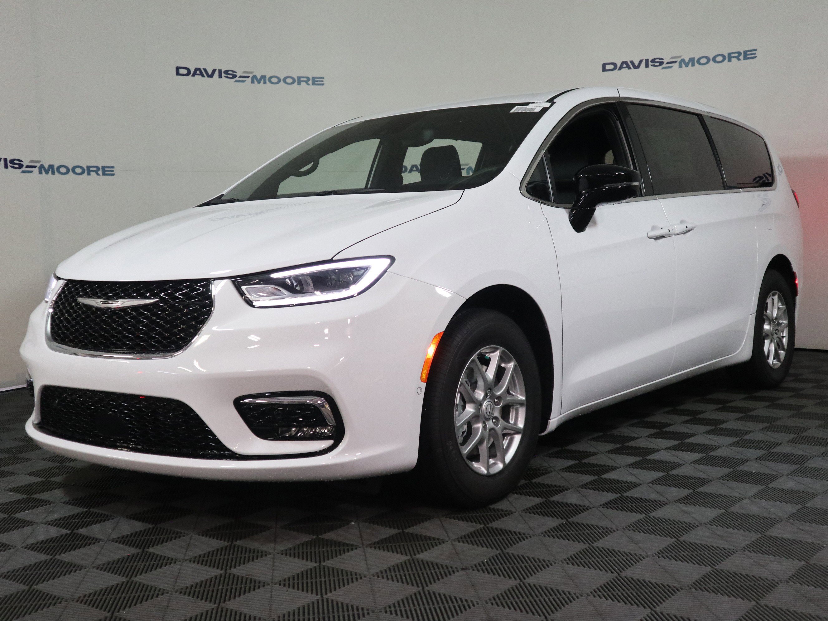 New 2026 Chrysler Pacifica Select image 12