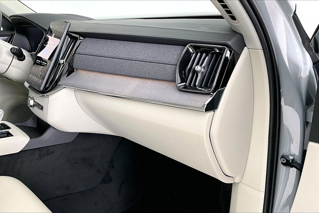 New 2026 Volvo XC90 B6 Ultra w/ Protection Package Premier AWD/4WD image 9
