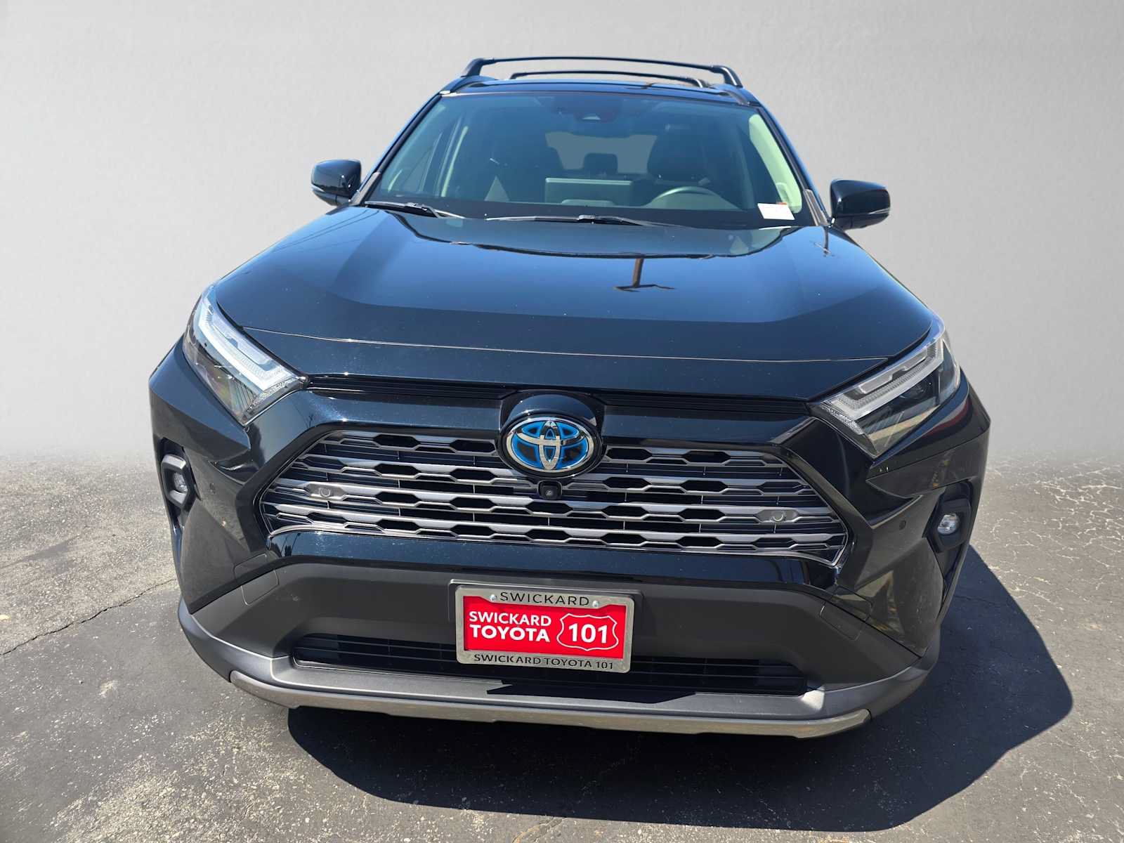 Used 2023 Toyota RAV4 Limited AWD/4WD image 8