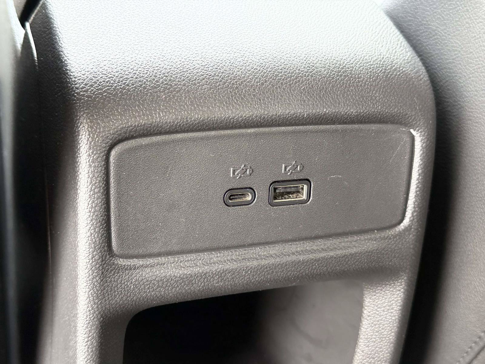 Used 2025 Chevrolet Trax LT w/ LT Convenience Package FWD image 10