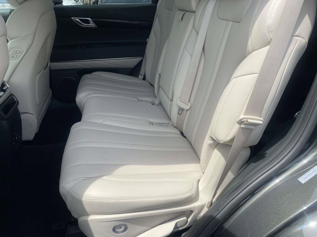 Used 2025 Genesis GV80 2.5T Standard image 20