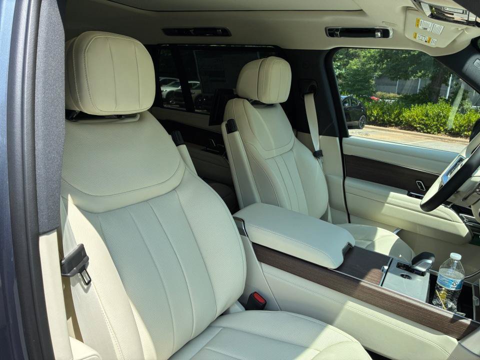 New 2026 Land Rover Range Rover Long Wheelbase SE AWD/4WD image 28