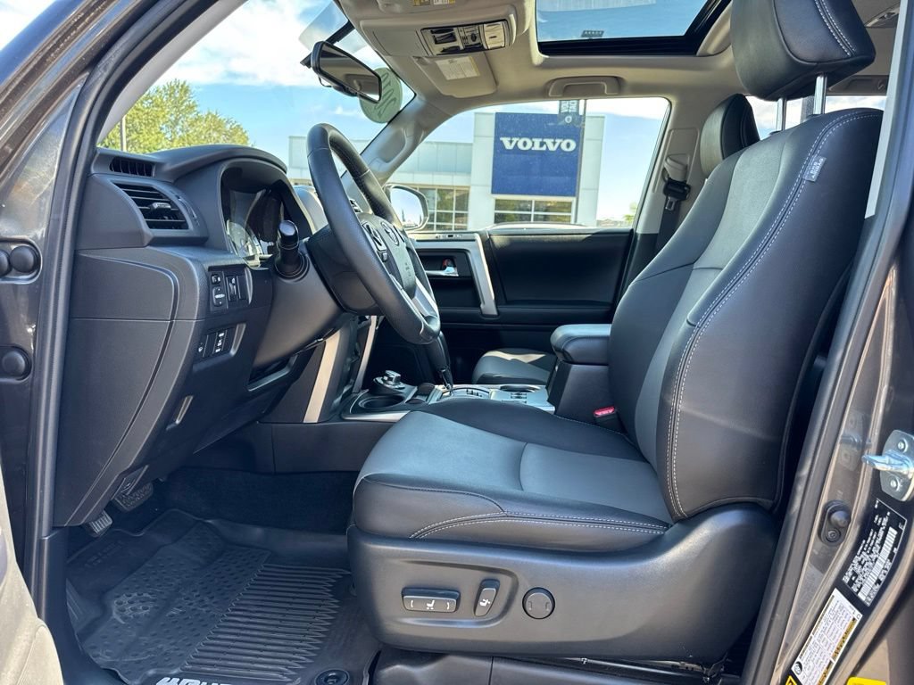 Used 2019 Toyota 4Runner SR5 Premium AWD/4WD image 4