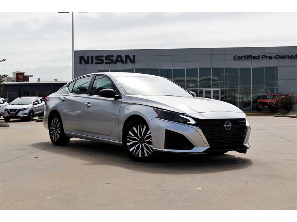 Used 2024 Nissan Altima 2.5 SV