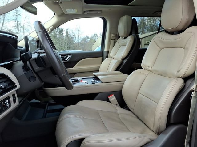 Used 2022 Lincoln Navigator Reserve image 10