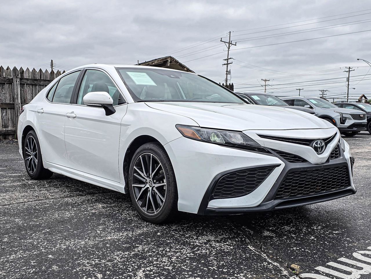Used 2024 Toyota Camry SE image 1