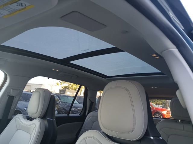 Used 2025 Lincoln Aviator Reserve w/ Equipment Group 201A image 11