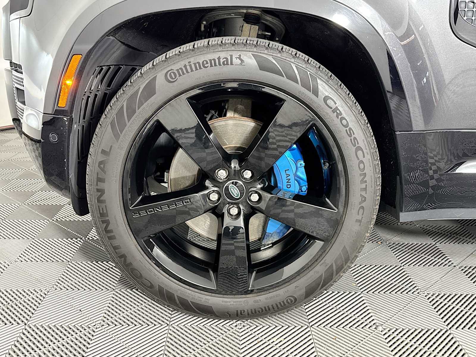 Certified 2022 Land Rover Defender 110 X-Dynamic HSE image 27