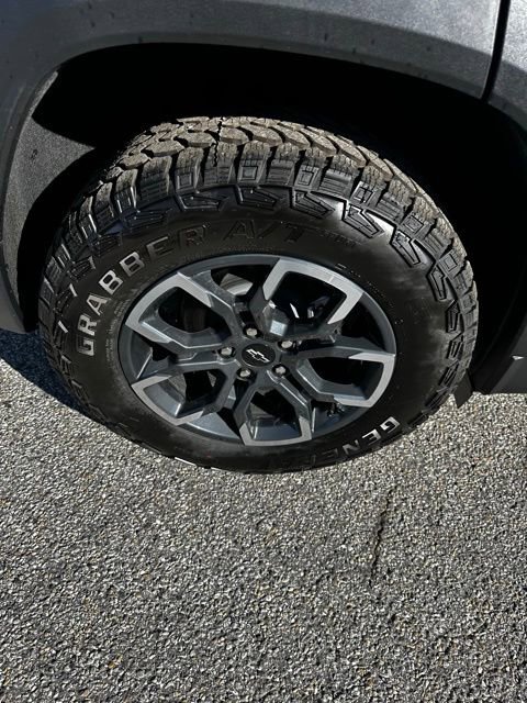 New 2026 Chevrolet Equinox ACTIV w/ Convenience Package III image 10