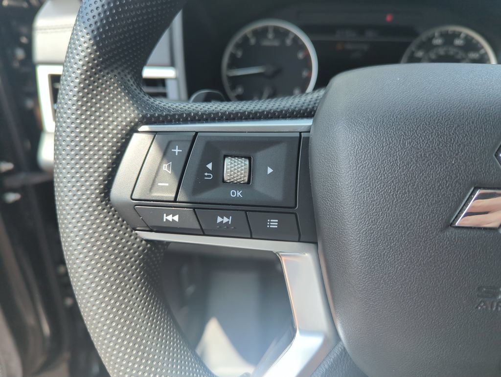 Used 2024 Mitsubishi Outlander ES AWD/4WD image 22