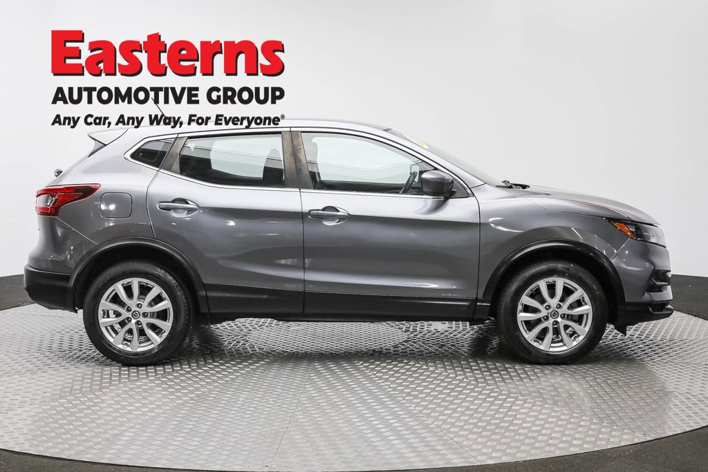 Used 2021 Nissan Rogue Sport S image 4