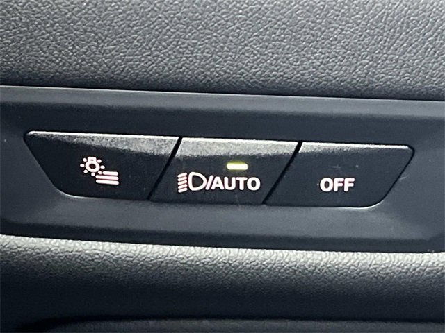 Used 2025 BMW X5 xDrive50e w/ Premium Package image 37