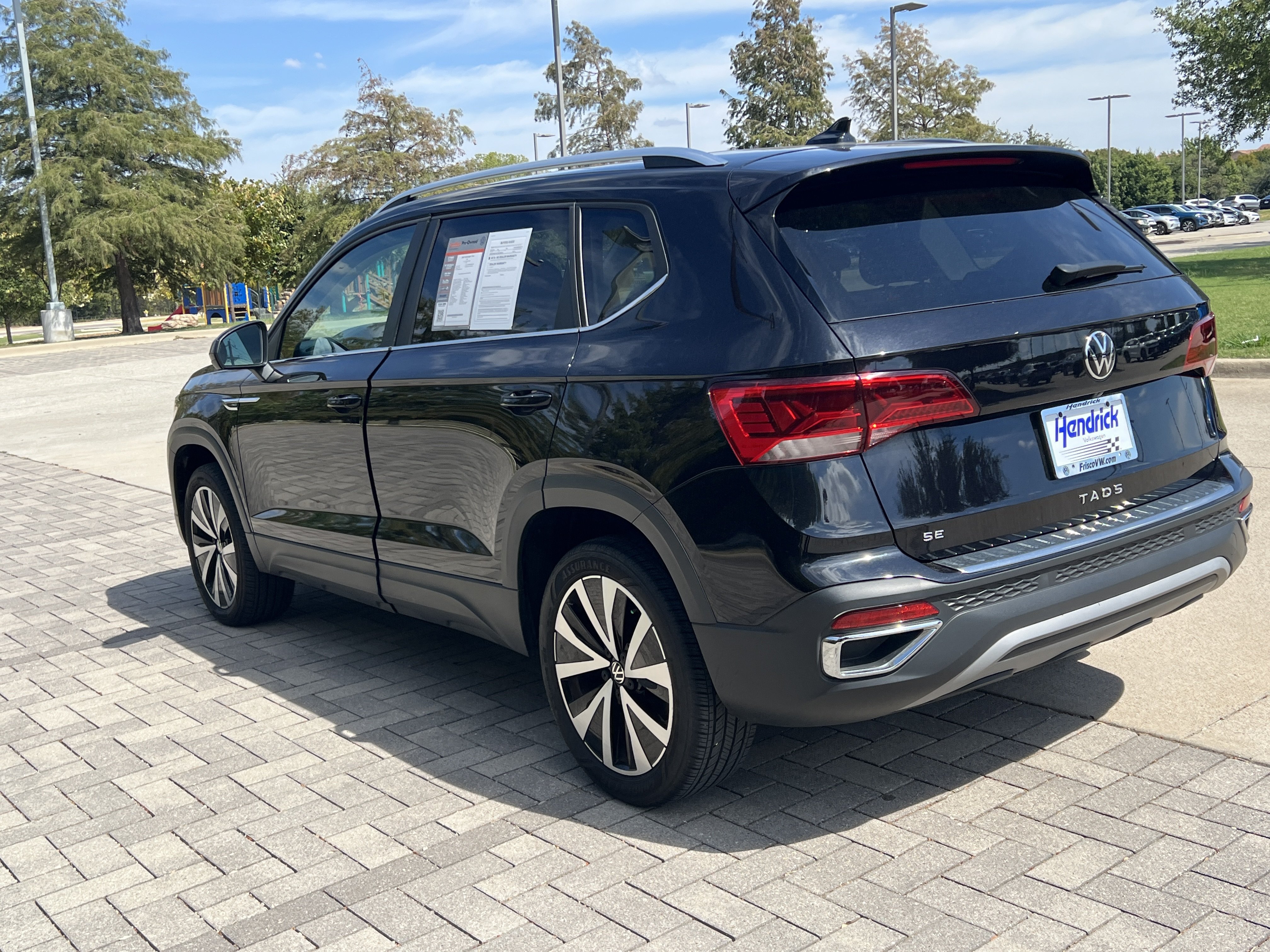 Certified 2023 Volkswagen Taos SE w/ Panoramic Sunroof Package FWD image 7