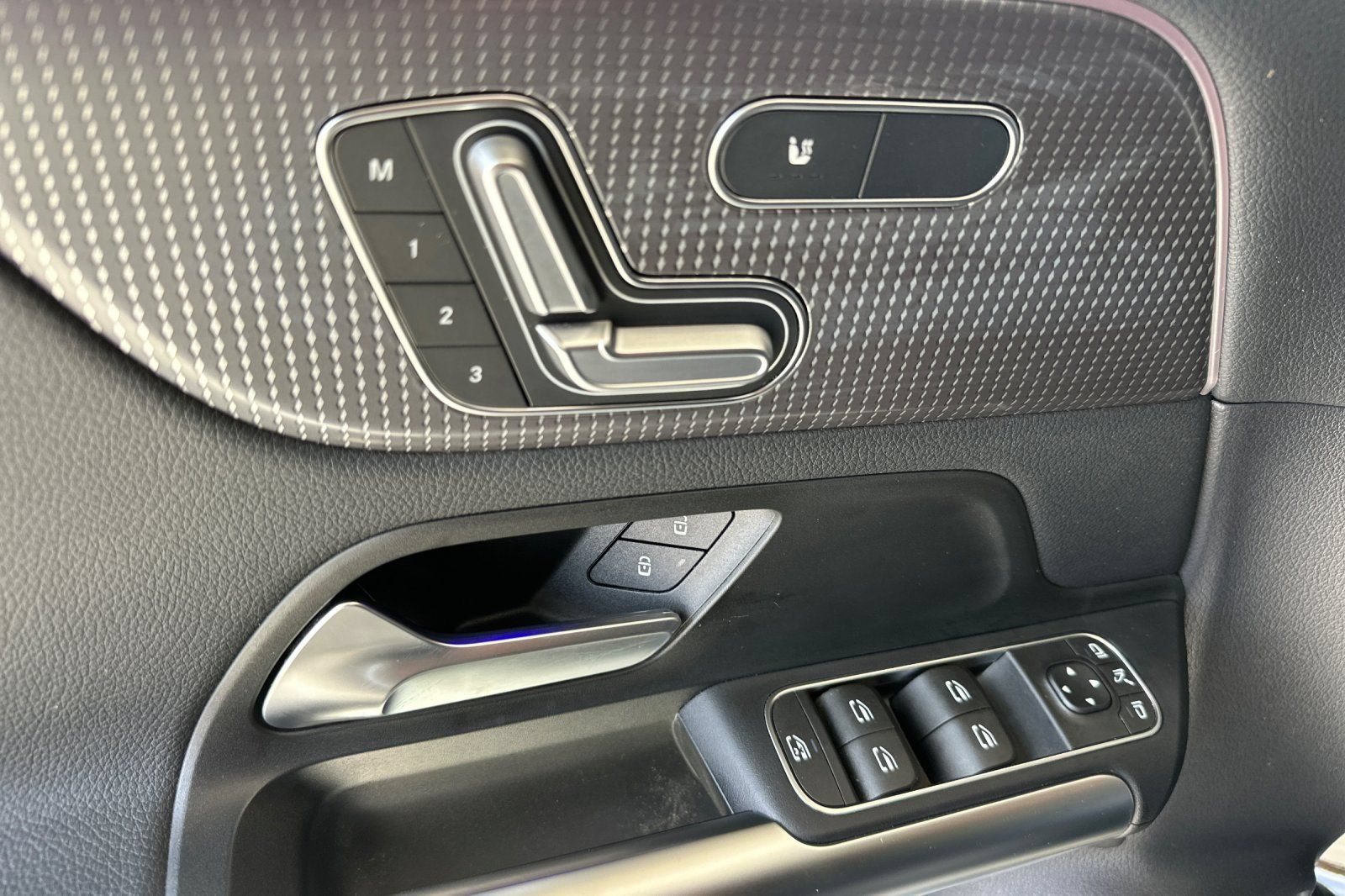 Certified 2023 Mercedes-Benz GLA 250 w/ Premium Package image 11