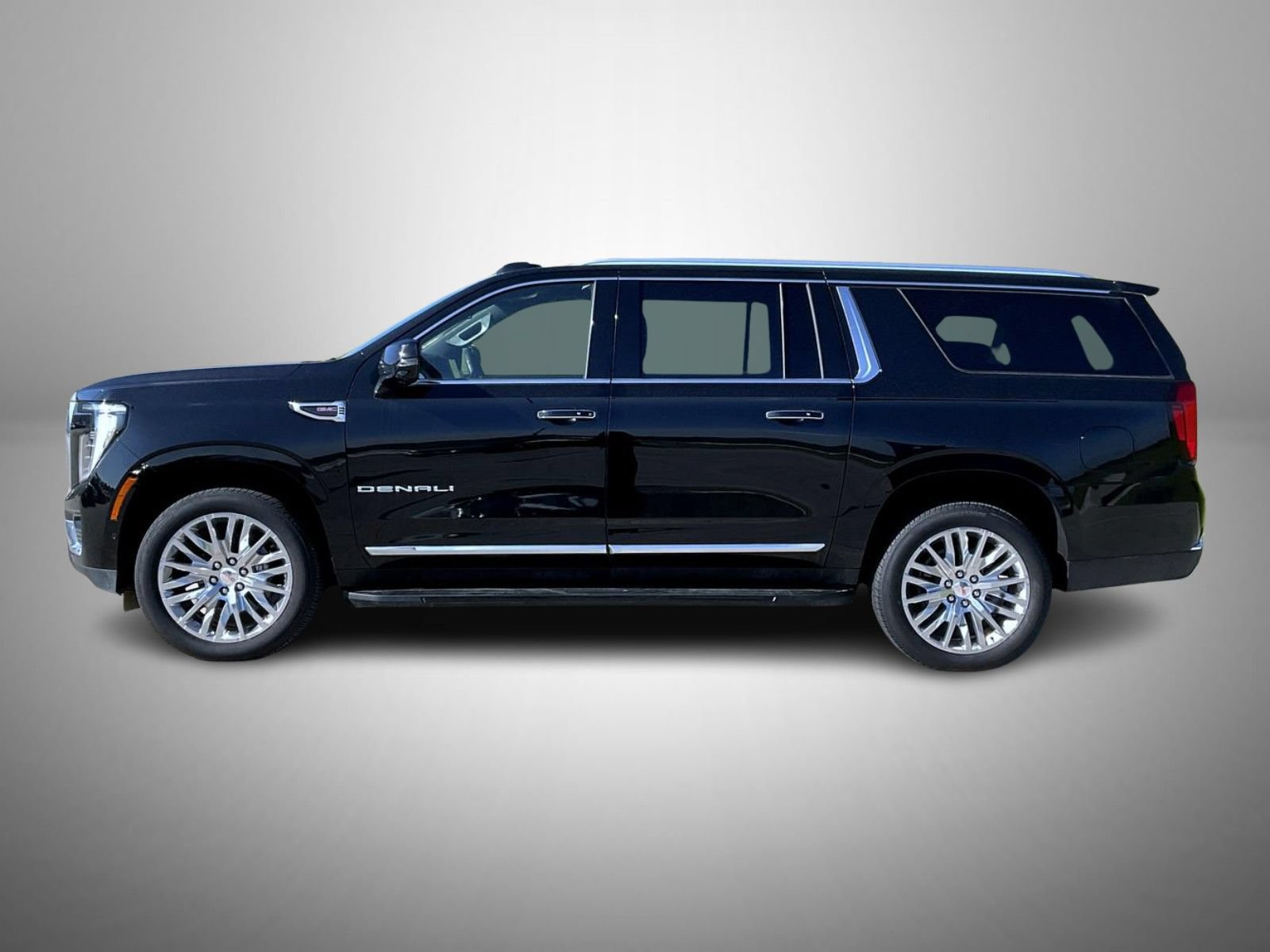 Used 2025 GMC Yukon XL Denali AWD/4WD image 8