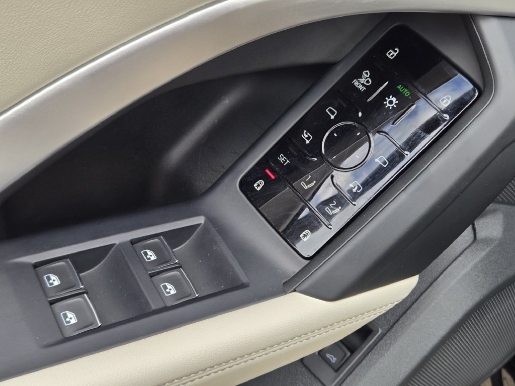 Certified 2025 Audi Q5 Prestige AWD/4WD image 31
