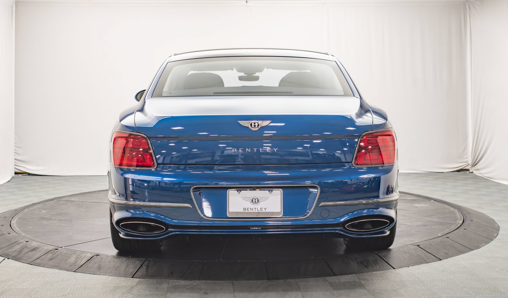 New 2026 Bentley Flying Spur Plug-In Hybrid AWD/4WD image 4