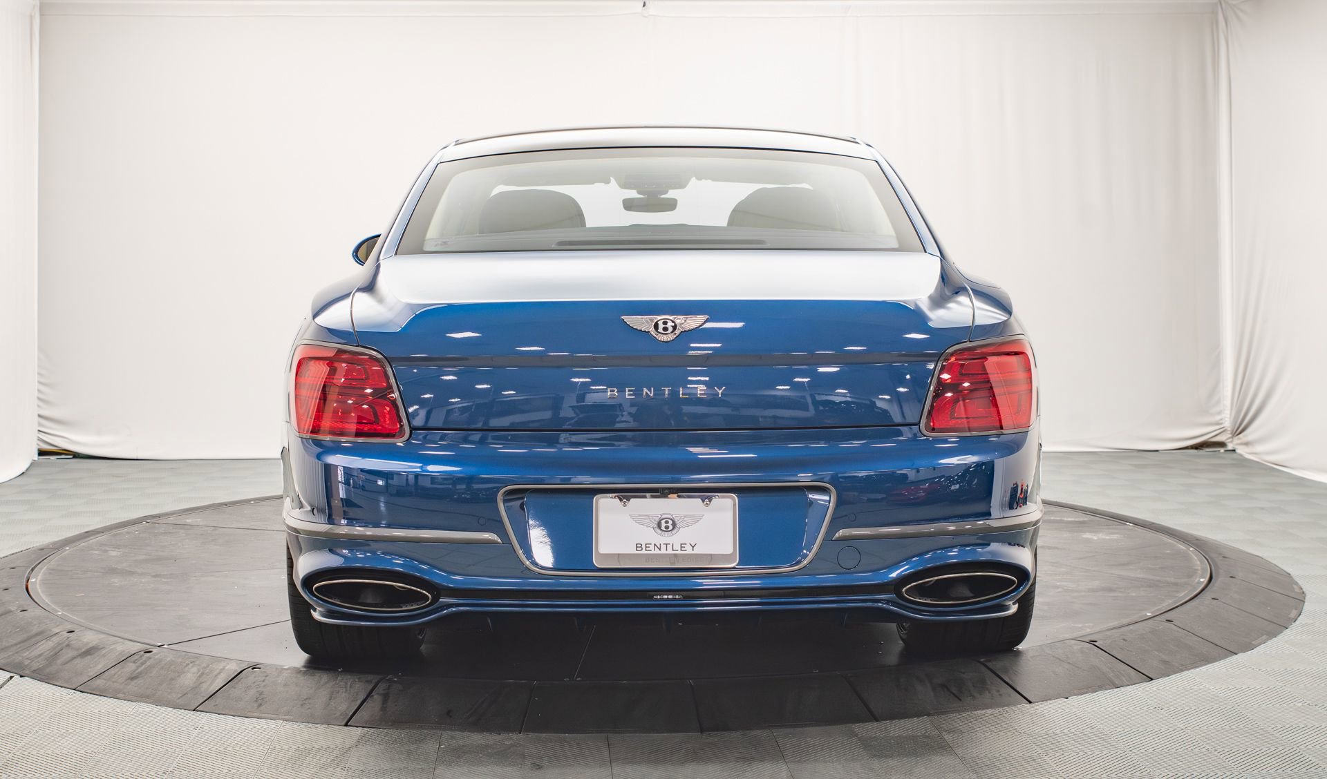 New 2026 Bentley Flying Spur Plug-In Hybrid AWD/4WD image 4