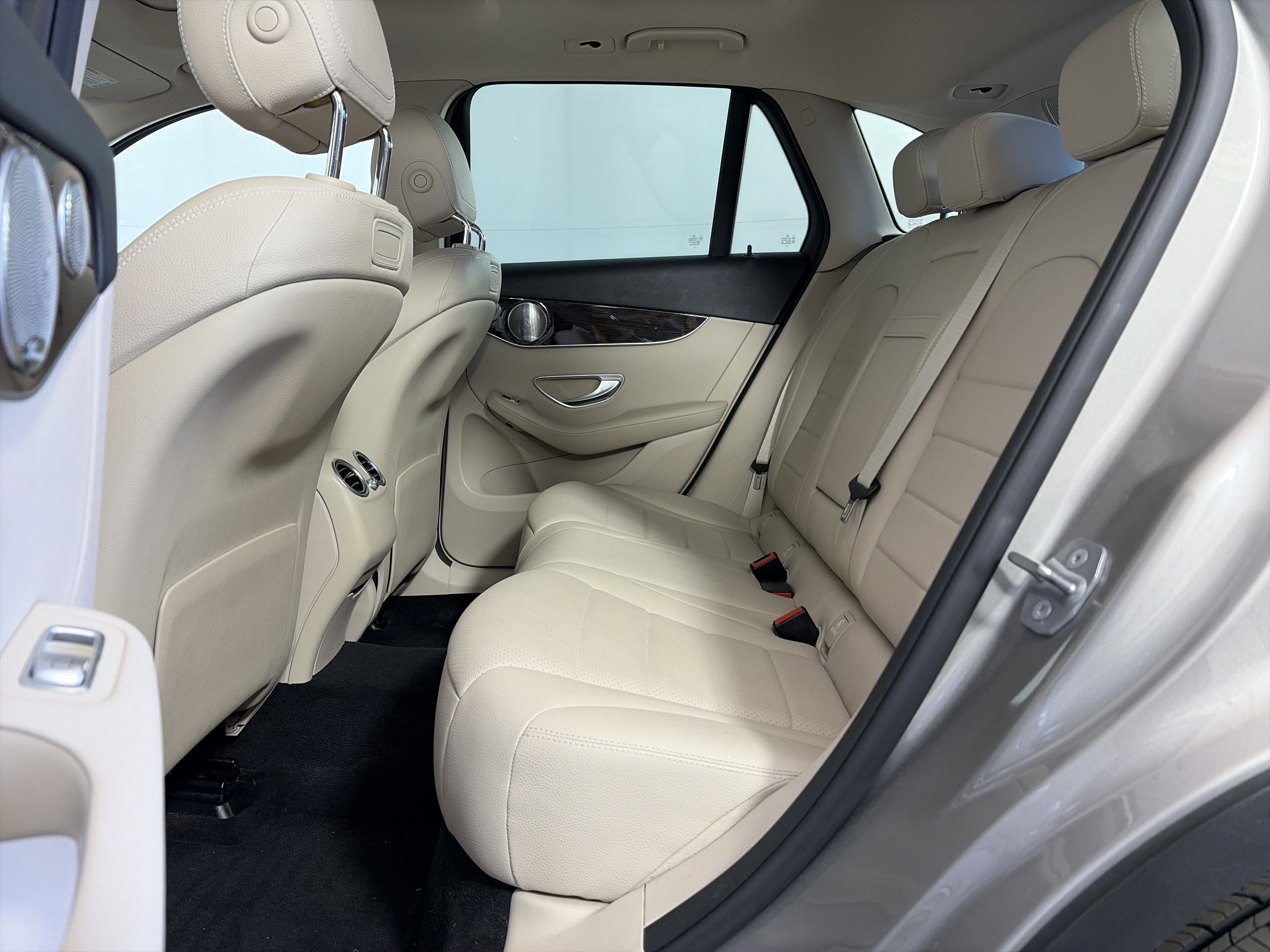 Used 2019 Mercedes-Benz GLC 300 4MATIC image 7