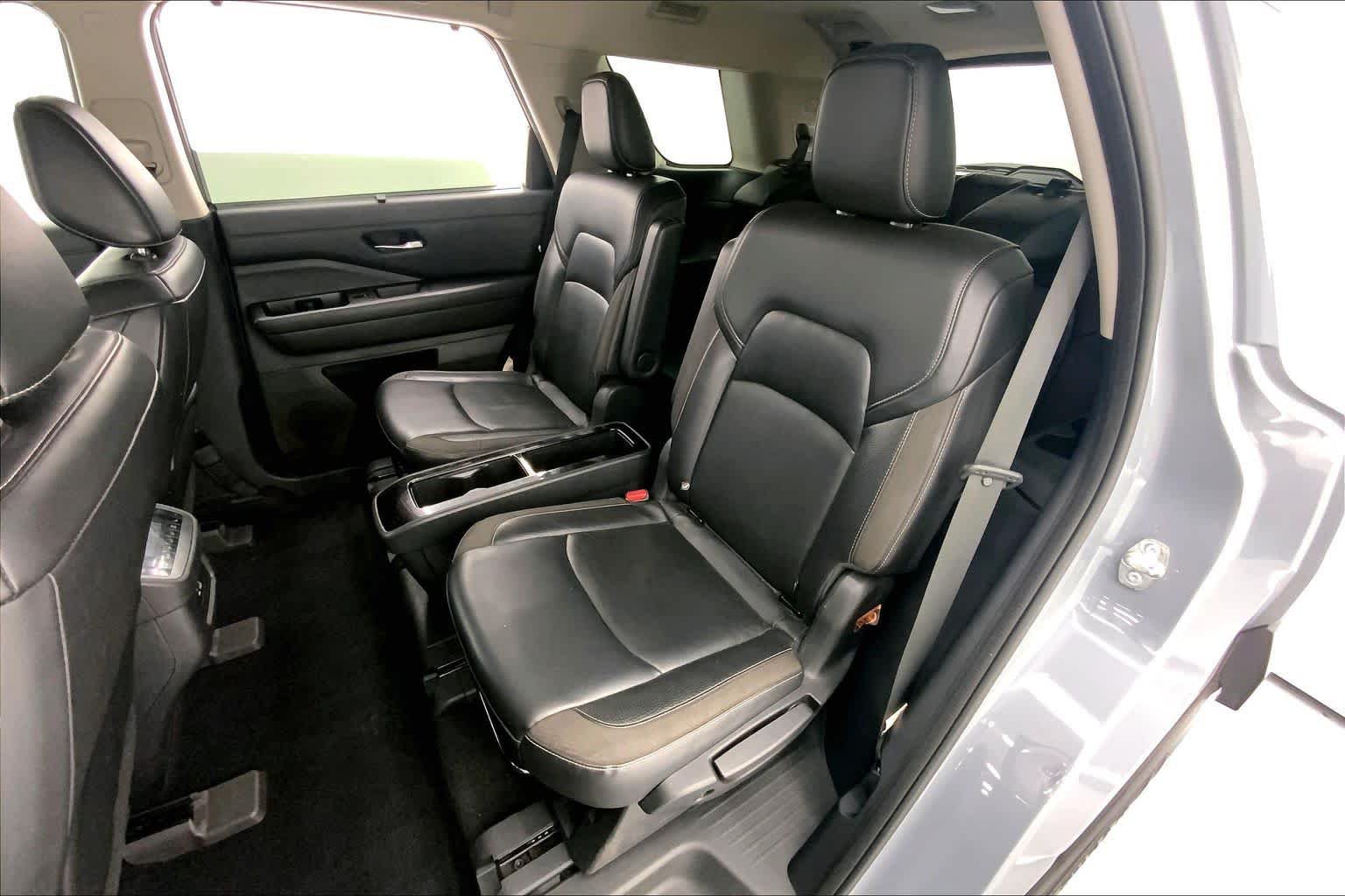 Used 2022 Nissan Pathfinder SL w/ SL Premium Package FWD image 17