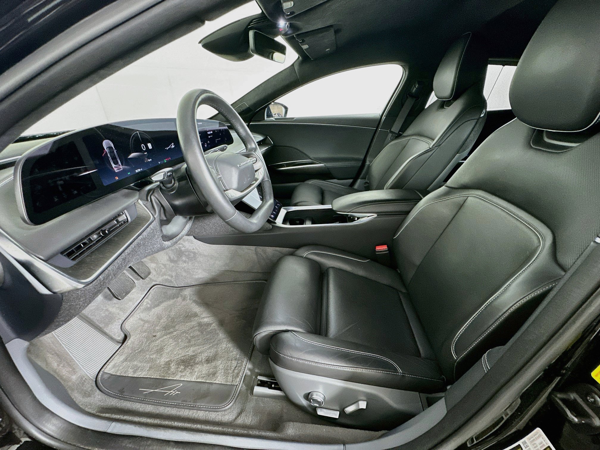 Used 2024 Lucid Air Touring AWD/4WD image 13