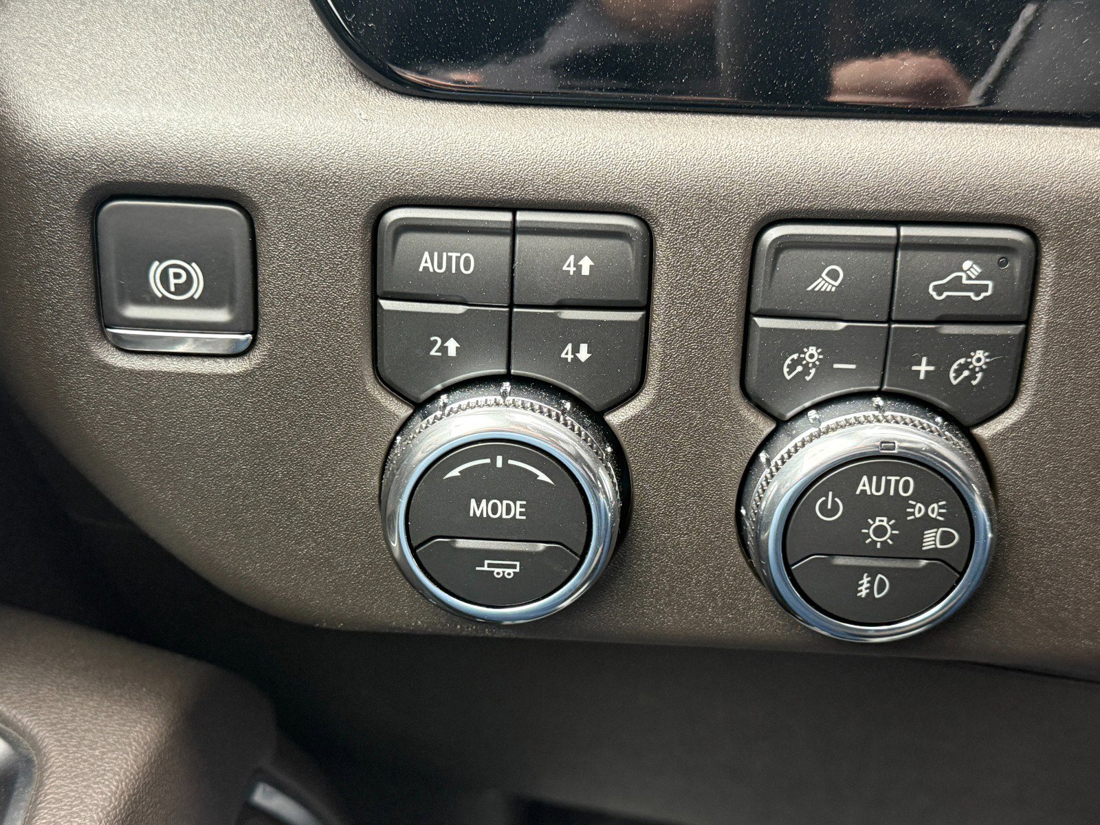 New 2026 GMC Sierra 2500 SLT w/ Max Trailering Package image 31