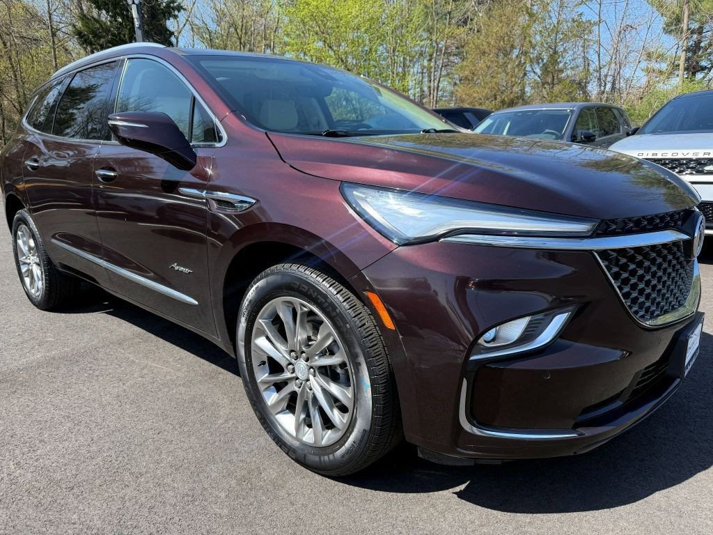 Used 2022 Buick Enclave Avenir image 2
