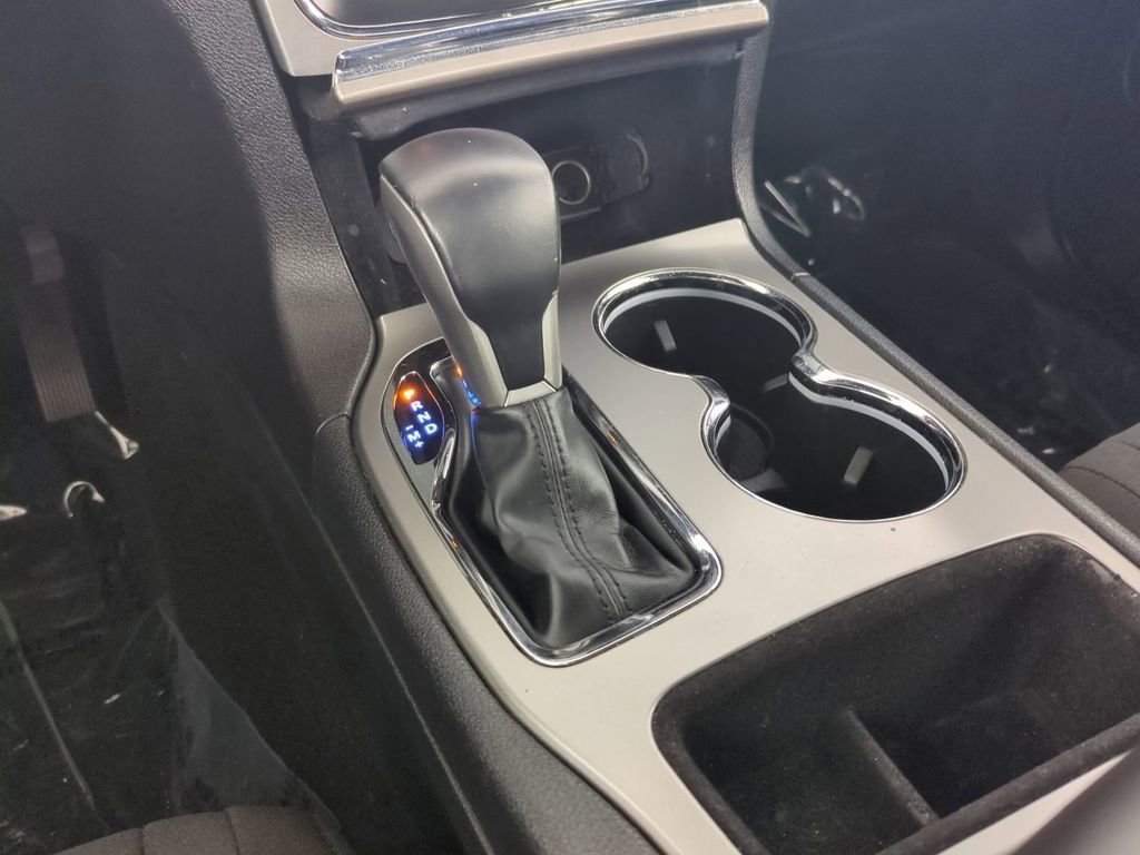 Used 2020 Jeep Grand Cherokee Laredo image 20