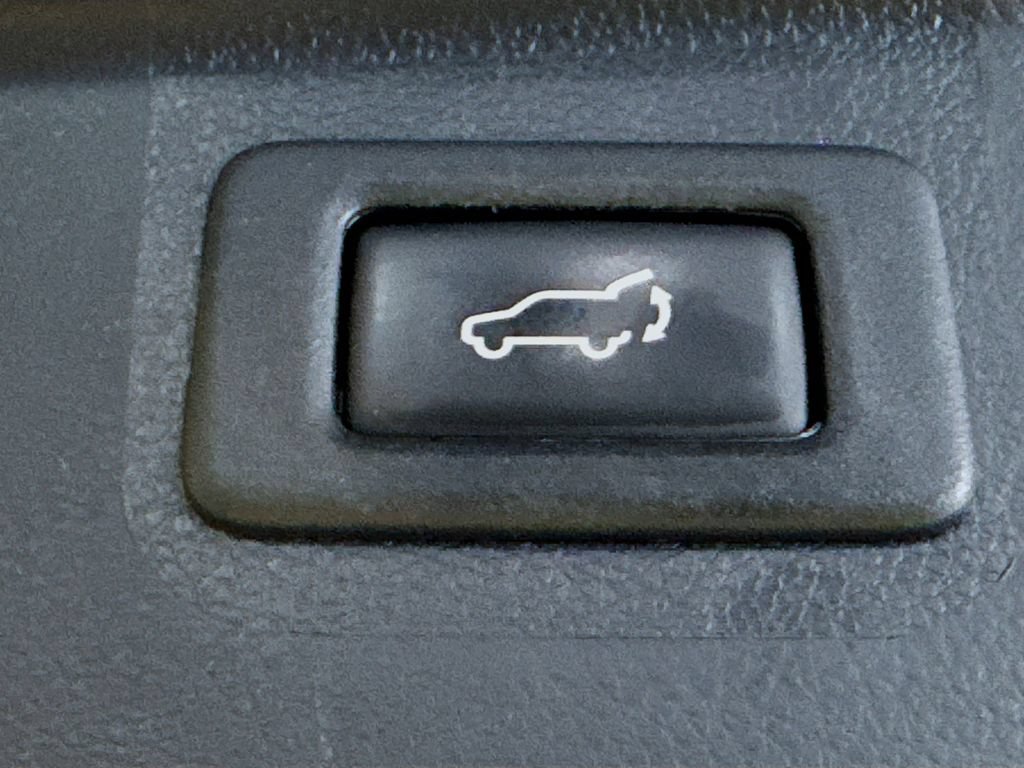 Used 2016 Subaru Outback 3.6R Limited AWD/4WD image 33