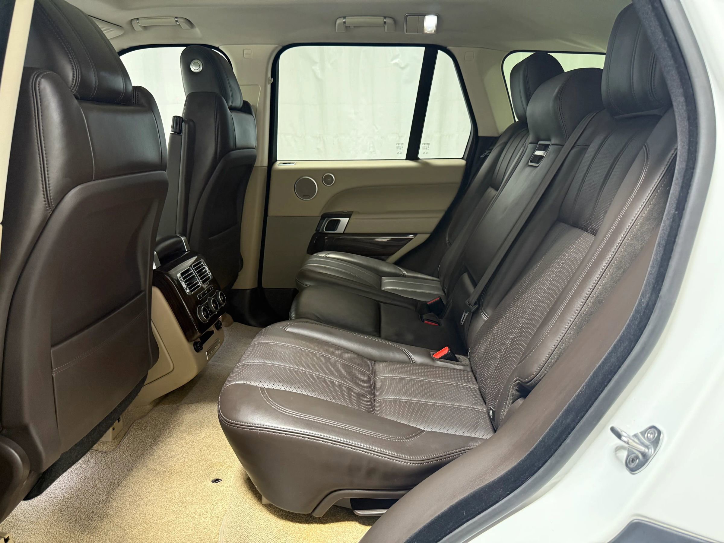 Used 2014 Land Rover Range Rover Supercharged image 36