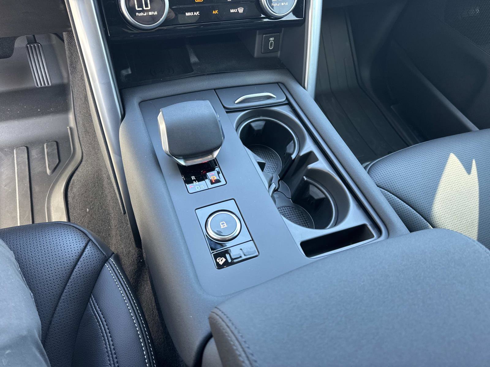 New 2026 Land Rover Discovery S AWD/4WD image 27