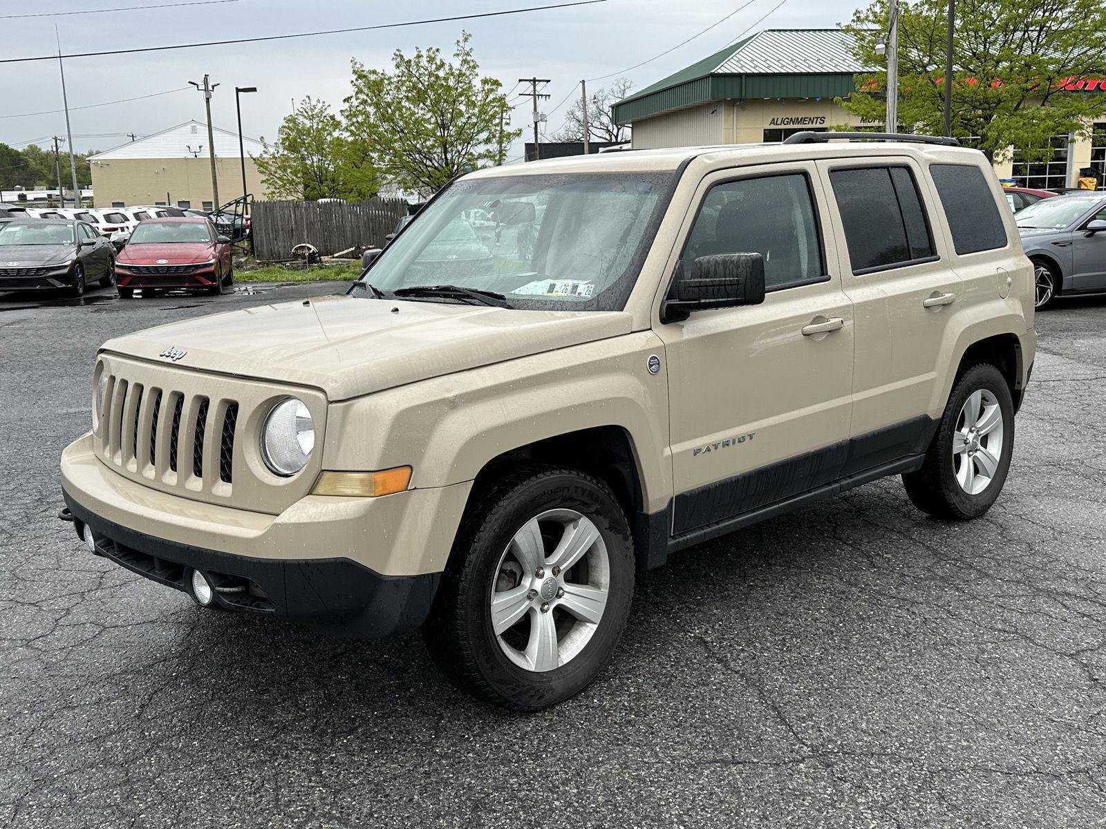 Used 2017 Jeep Patriot Sport w/ Power Value Group AWD/4WD image 4