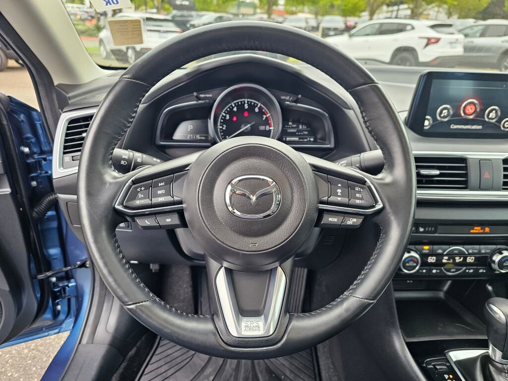Used 2018 MAZDA MAZDA3 Grand Touring w/ Premium Equipment Package FWD image 12