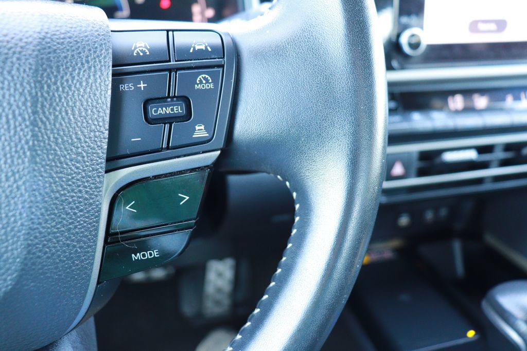 Used 2025 Toyota Camry SE FWD image 22