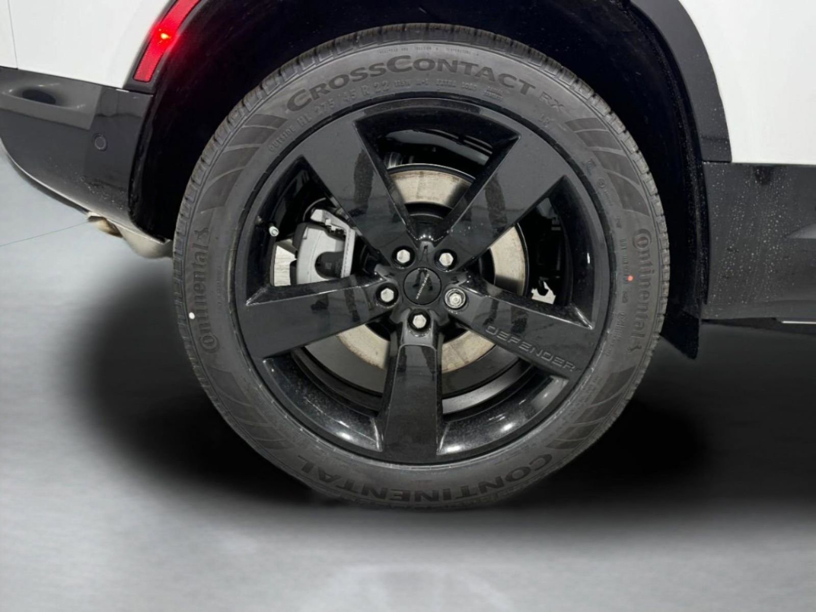 New 2026 Land Rover Defender 110 X-Dynamic SE image 8