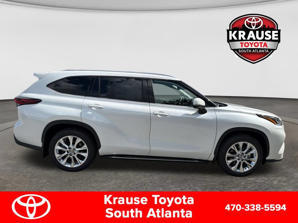 New 2026 Toyota Highlander AWD image 9