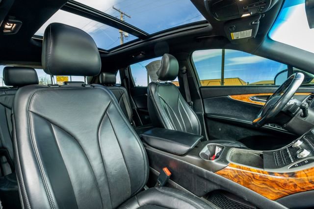 Used 2017 Lincoln MKX Reserve image 23