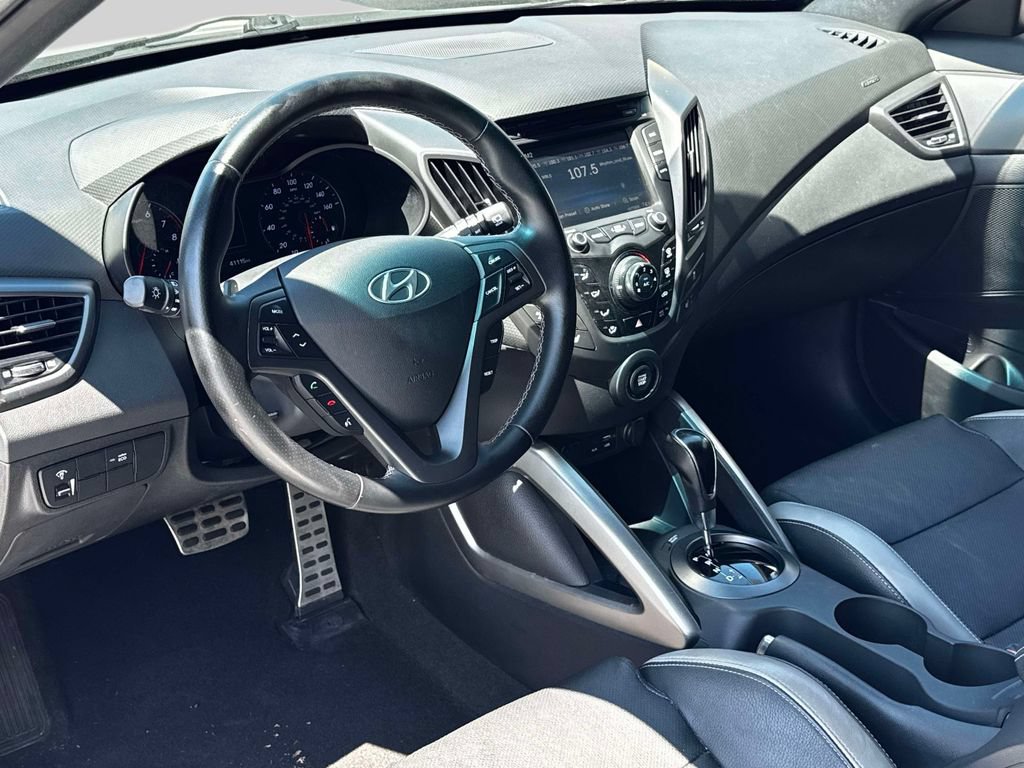 Used 2016 Hyundai Veloster Turbo FWD image 12