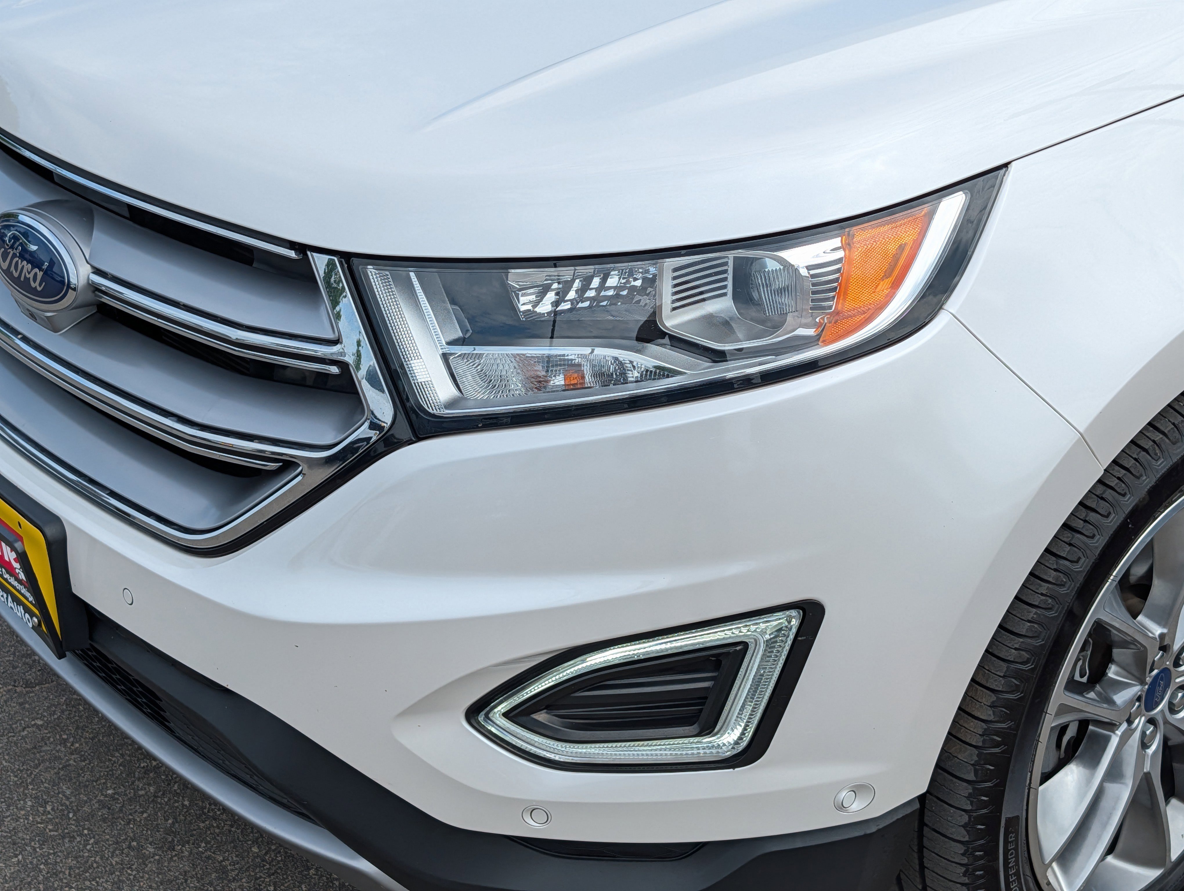 Used 2018 Ford Edge Titanium w/ Equipment Group 302A AWD/4WD image 16