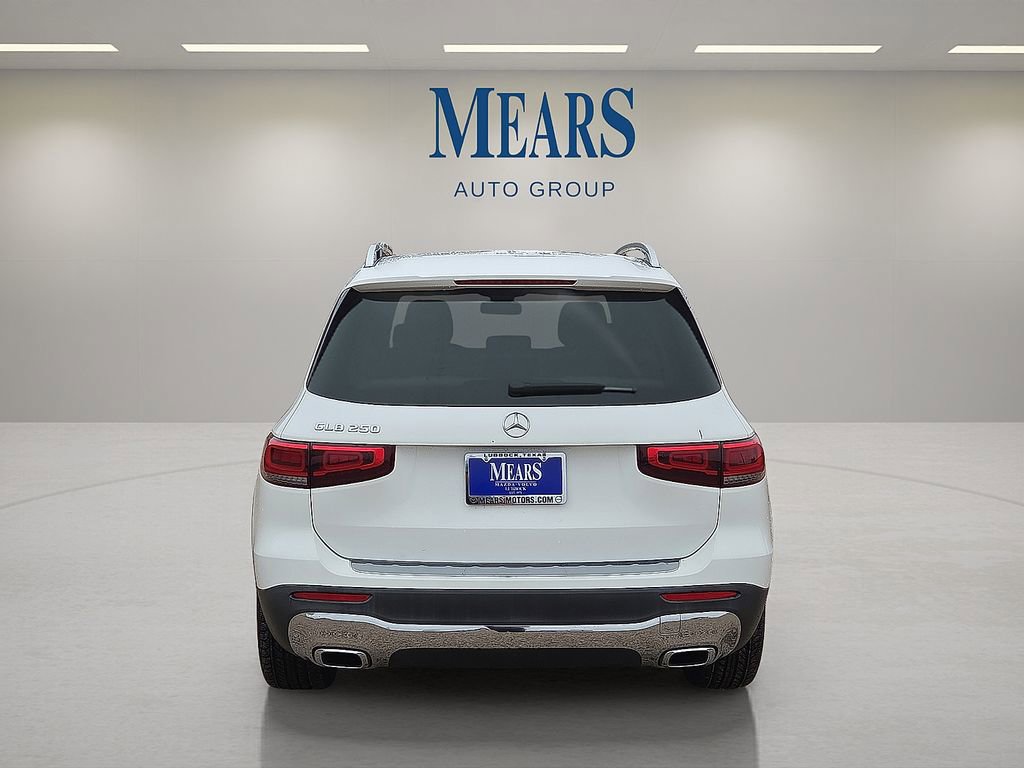 Used 2021 Mercedes-Benz GLB 250 w/ Premium Package image 4