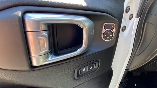Used 2023 Jeep Gladiator Overland w/ Popular Equipment Package AWD/4WD image 18