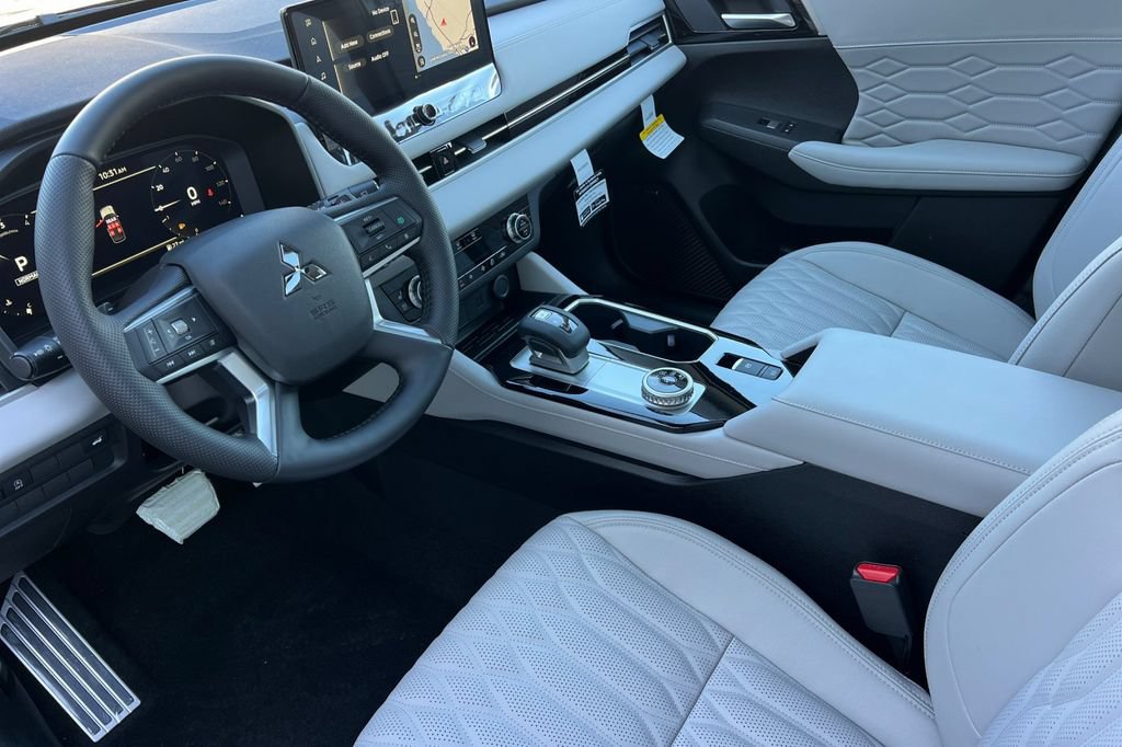 New 2026 Mitsubishi Outlander SEL FWD image 11