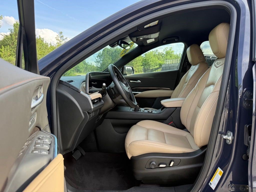 Certified 2025 Cadillac XT4 Premium Luxury FWD image 19