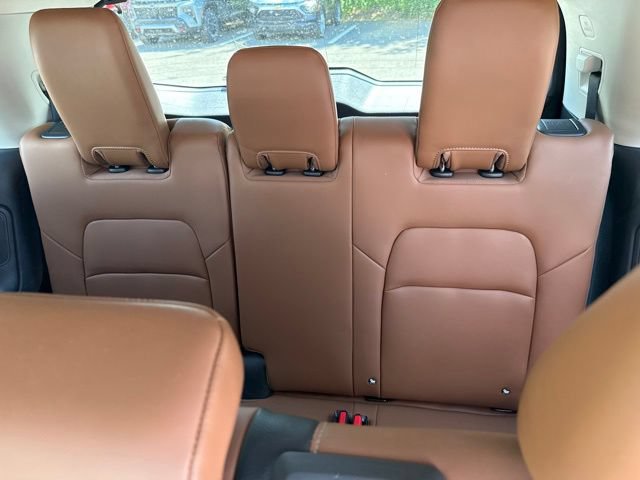 Used 2024 Nissan Pathfinder Platinum w/ Cargo Package AWD/4WD image 17