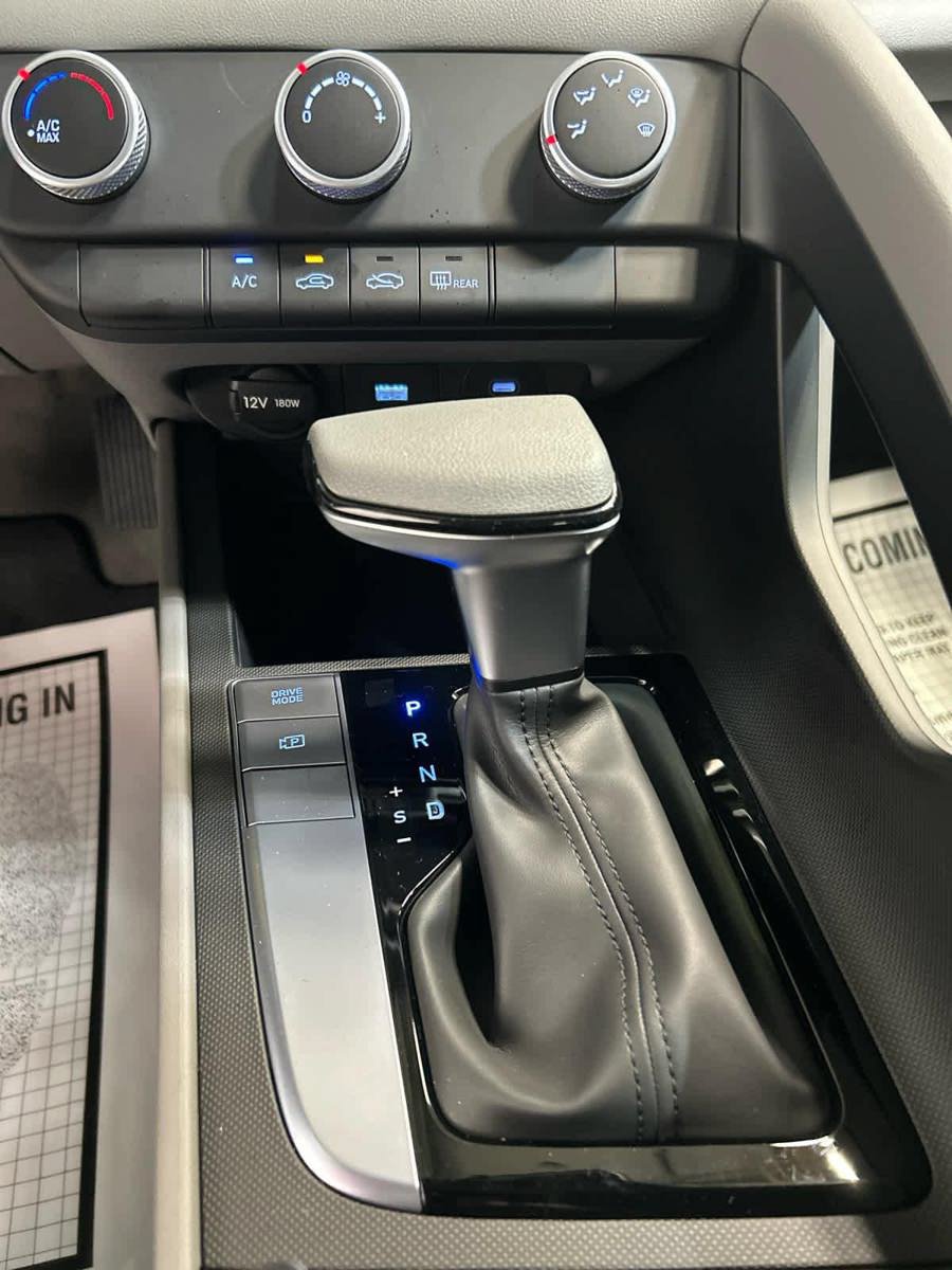 New 2026 Hyundai Elantra SE FWD image 7
