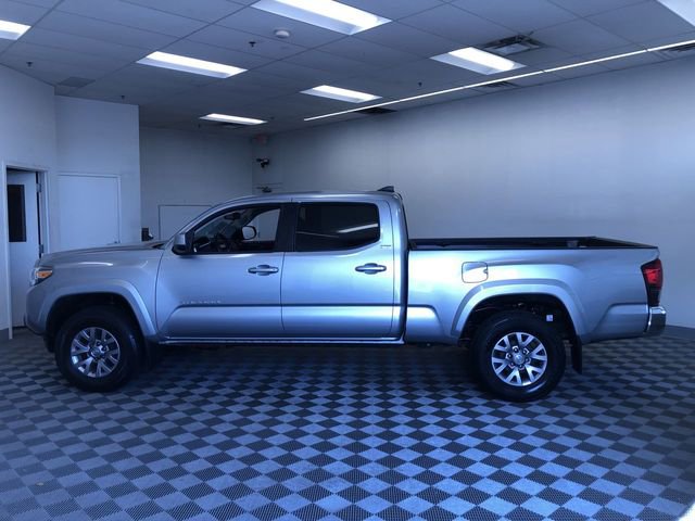 Used 2018 Toyota Tacoma SR5 AWD/4WD image 3